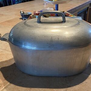Vintage Wagner Roasting Pan with Lid